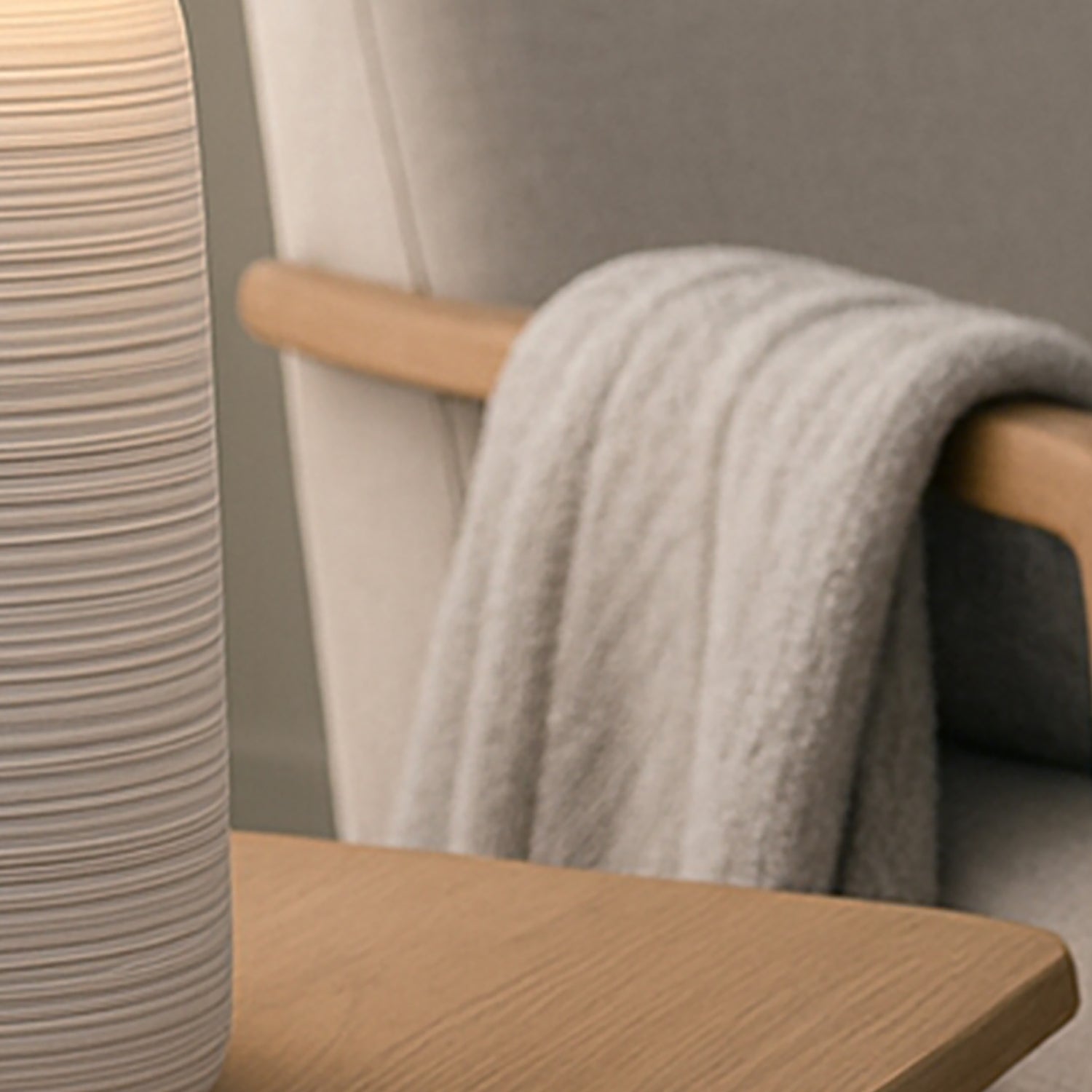 Linear Textured Ceramic Base