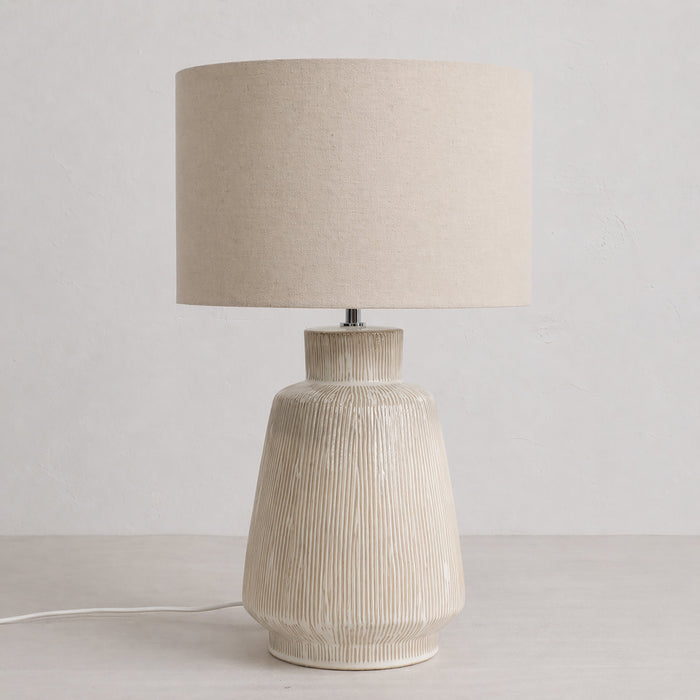 Urban Style Tayjete Ceramic Table Lamp – Cream