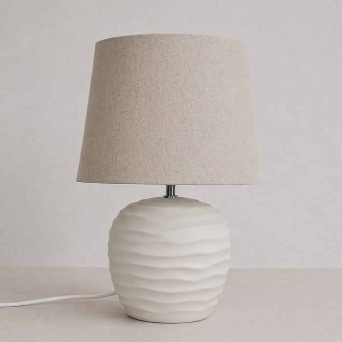 Urban Style Calaeno Ceramic Table Lamp – Cream