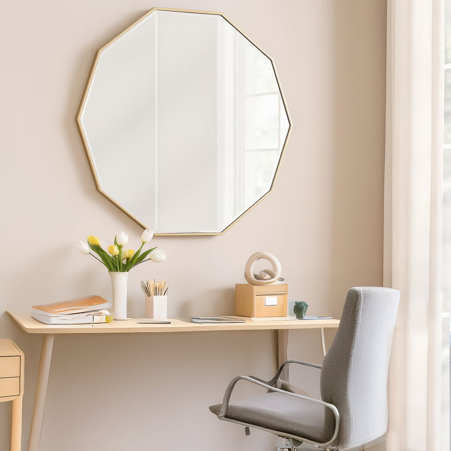 Versatile Décor Piece